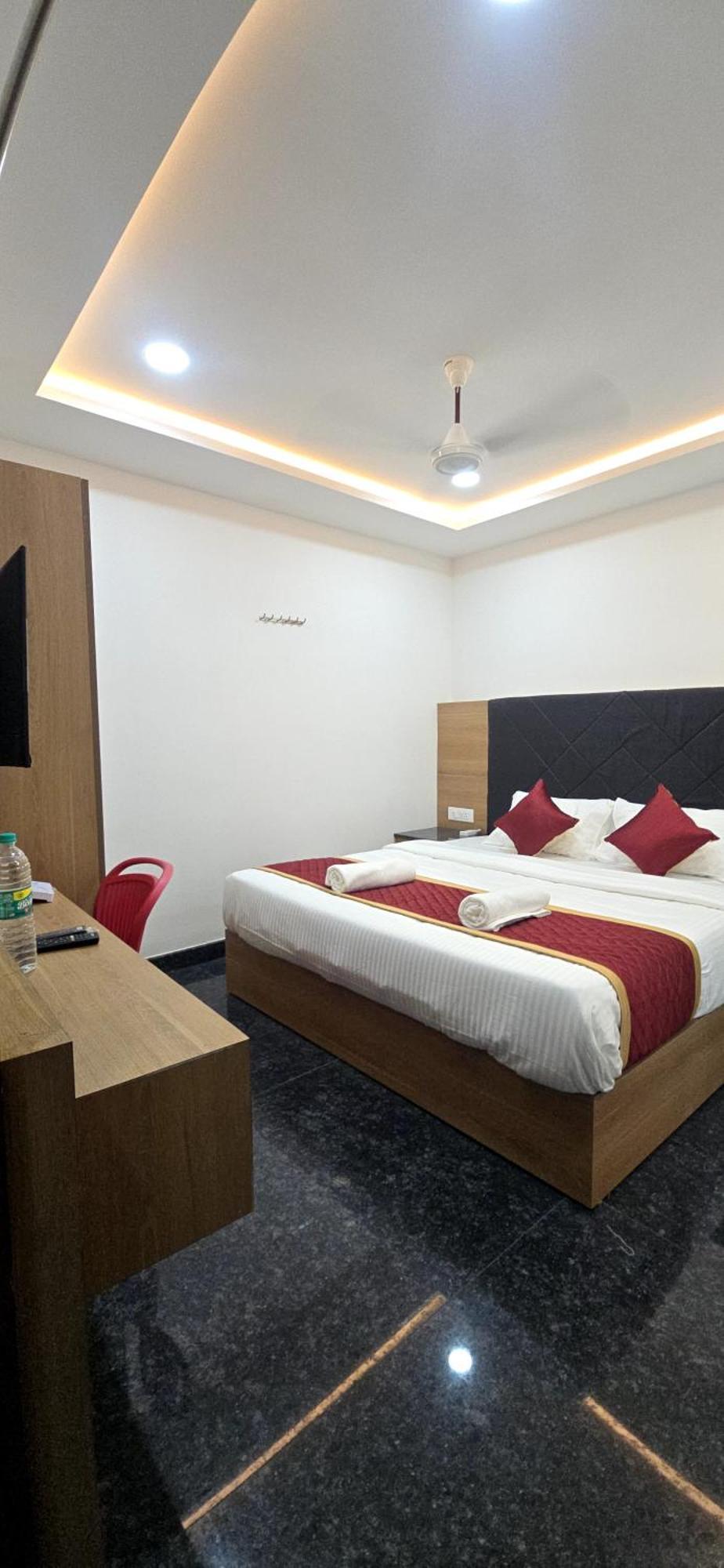 Shreem Sesha Sai Residency Hotel Tiruvannamalai Exterior photo